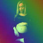 femme encainte qui se relaxe
